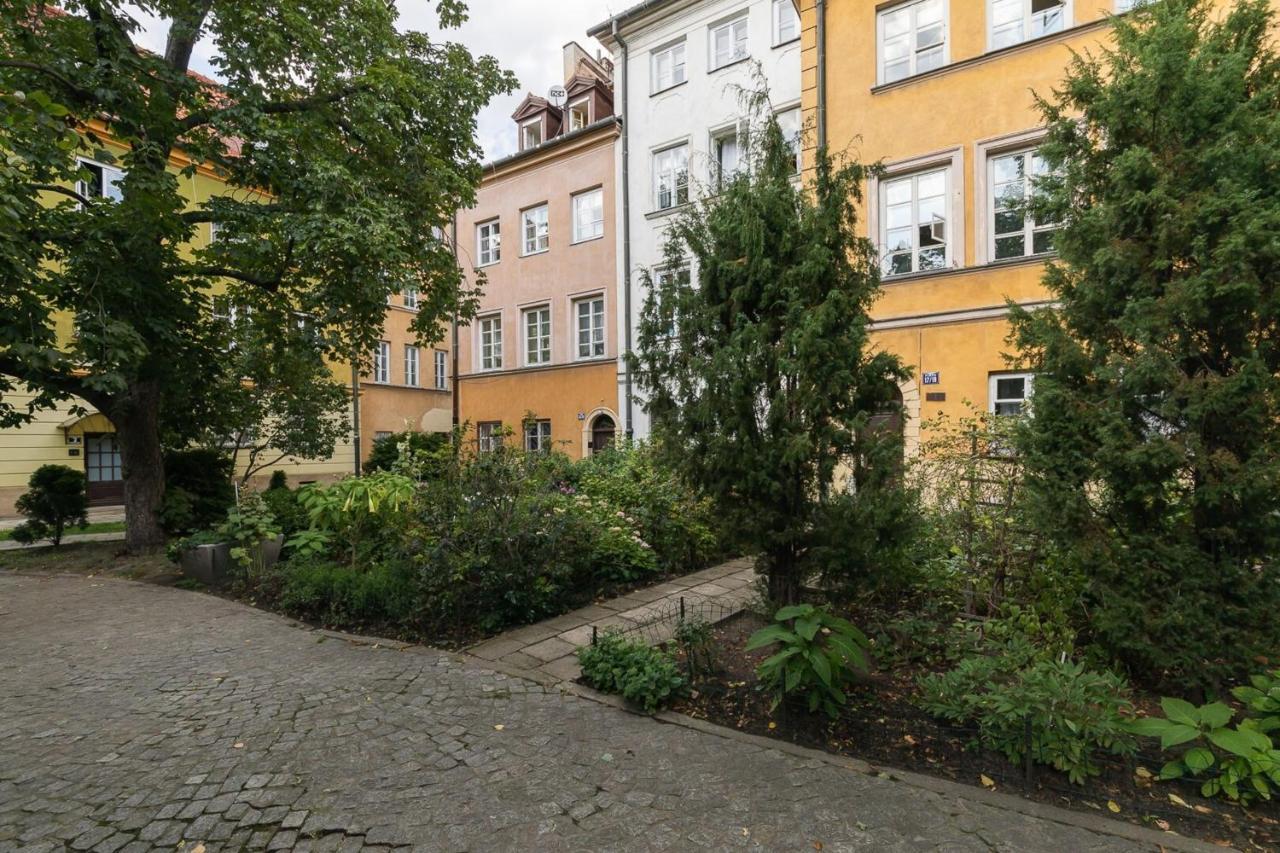 Rent Like - Piwna 17/19 * Warszawa